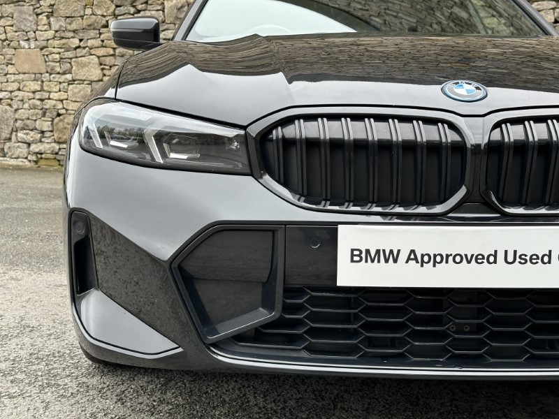 2022 (72) BMW 3 SERIES 330e xDrive M Sport 5dr Touring  3631118