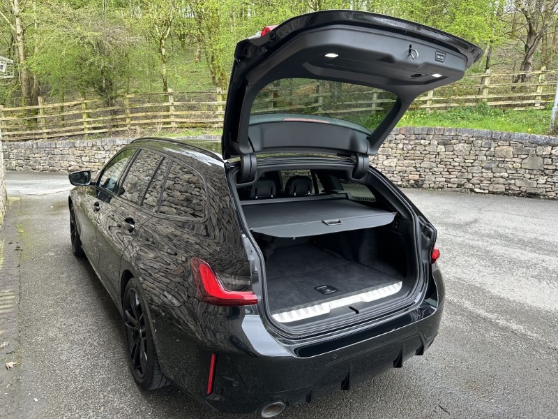 2022 (72) BMW 3 SERIES 330e xDrive M Sport 5dr Touring  3631057