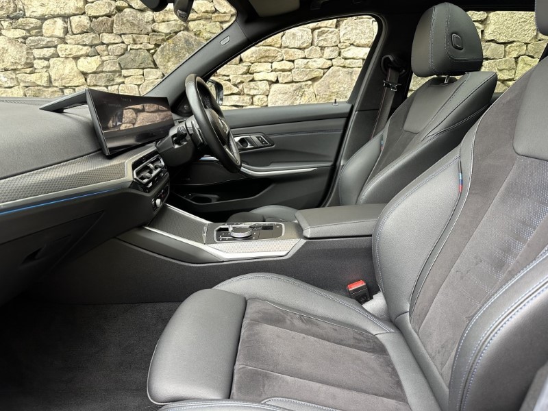 2022 (72) BMW 3 SERIES 330e xDrive M Sport 5dr Touring  3631089
