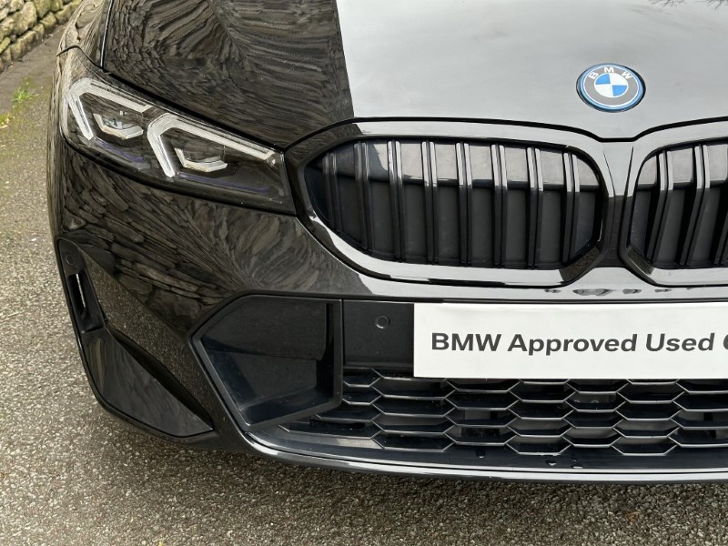 2022 (72) BMW 3 SERIES 330e xDrive M Sport 5dr Touring  3631084