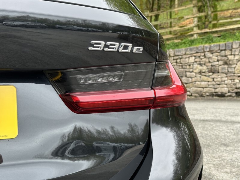 2022 (72) BMW 3 SERIES 330e xDrive M Sport 5dr Touring  3631054