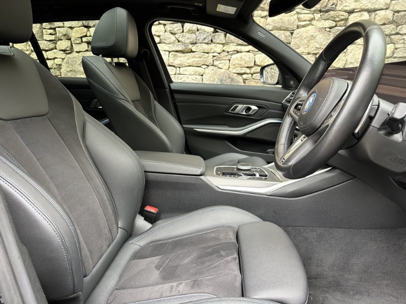 2022 (72) BMW 3 SERIES 330e xDrive M Sport 5dr Touring  3631060