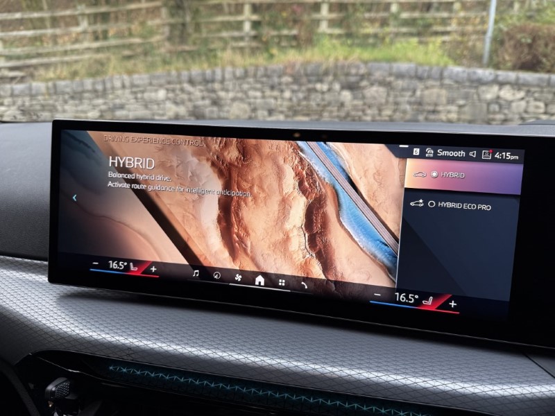 2025 (74) BMW 3 SERIES 330e 22.3 kWh M Sport Saloon  3802597