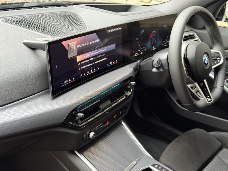 2025 (74) BMW 3 SERIES 330e 22.3 kWh M Sport Saloon  3802571