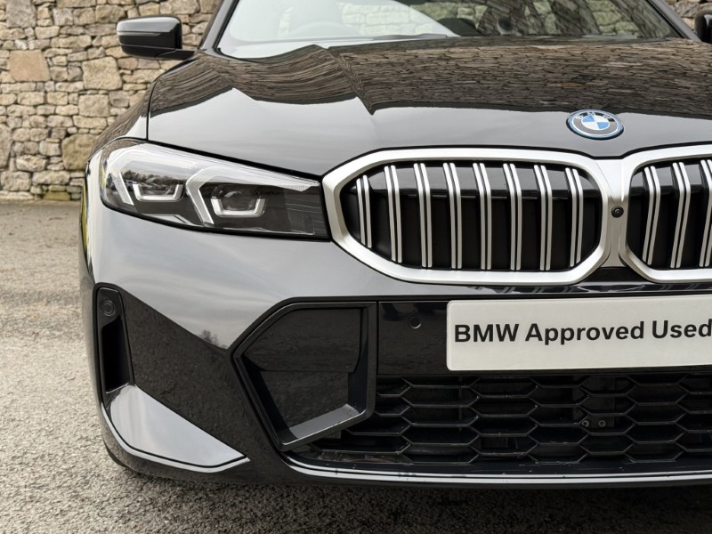2025 (74) BMW 3 SERIES 330e 22.3 kWh M Sport Saloon  3802615
