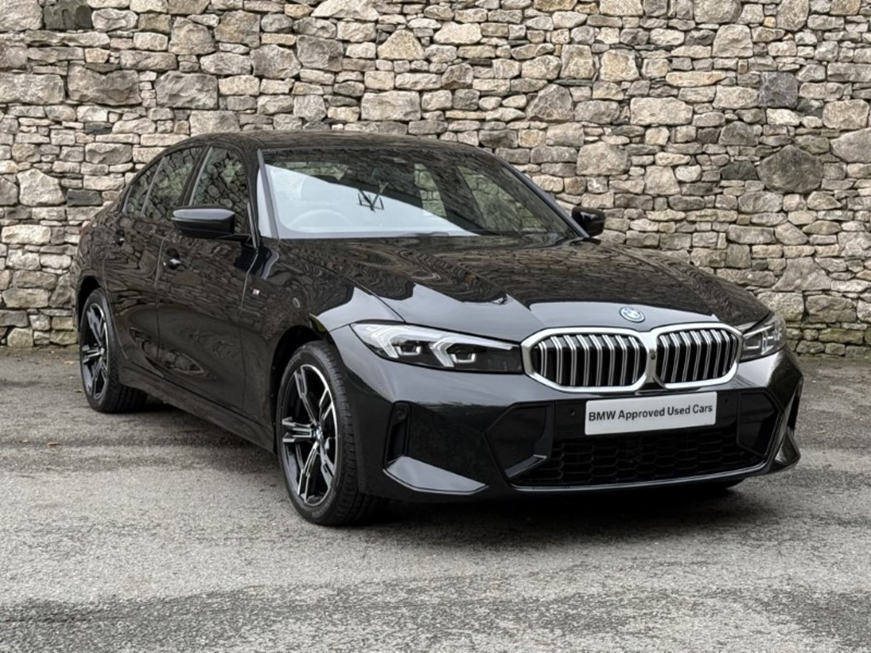 Used 2025 BMW 3 SERIES 330e 22 3 KWh M Sport Saloon Black Sapphire used-2025-bmw-3-series-330e-22-3-kwh-m-sport-saloon-black-sapphire