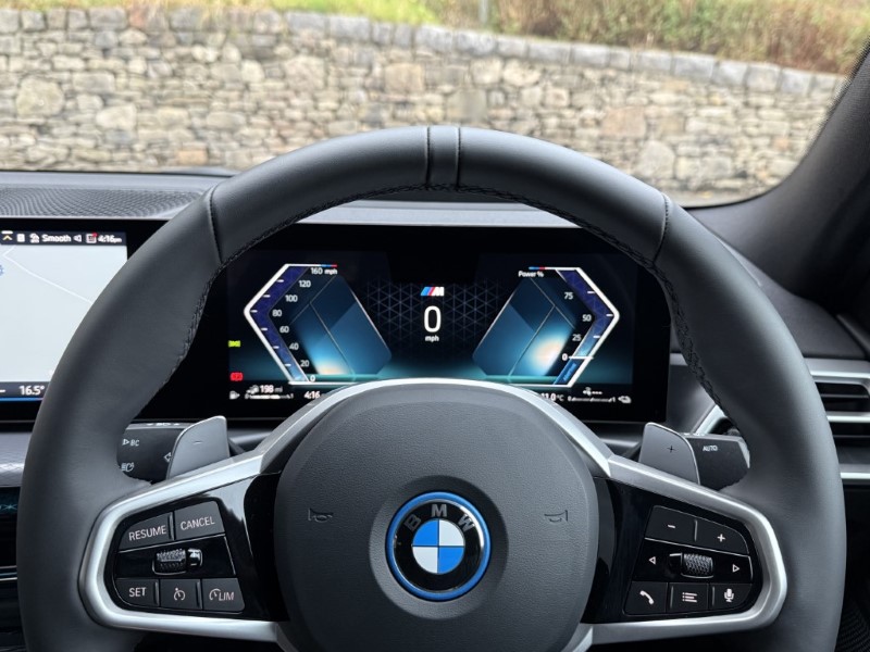 2025 (74) BMW 3 SERIES 330e 22.3 kWh M Sport Saloon  3802598