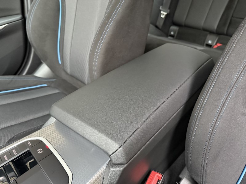 2025 (74) BMW 3 SERIES 330e 22.3 kWh M Sport Saloon  3802574