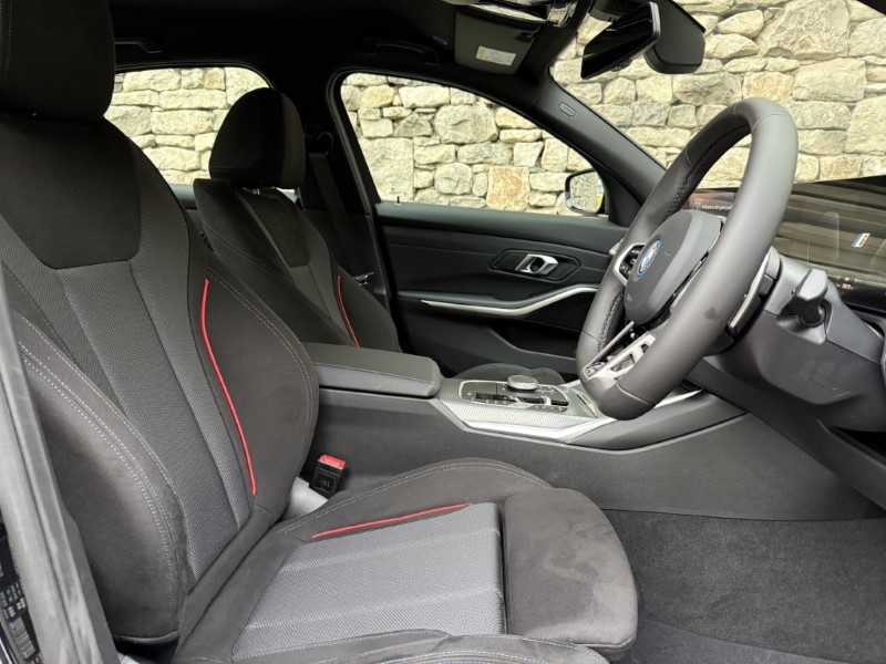 2025 (74) BMW 3 SERIES 330e 22.3 kWh M Sport Saloon  3802542