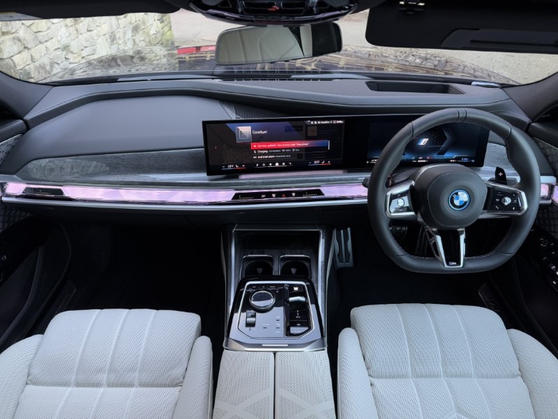 2025 (74) BMW 7 SERIES M760e xDrive 4dr  3813372
