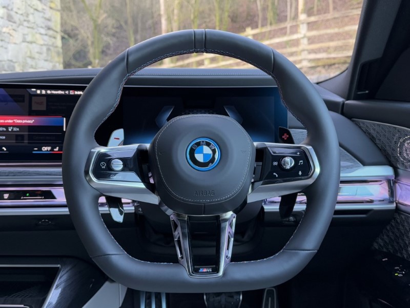 2025 (74) BMW 7 SERIES M760e xDrive 4dr  3813374