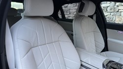 2025 (74) BMW 7 SERIES M760e xDrive 4dr 3813370