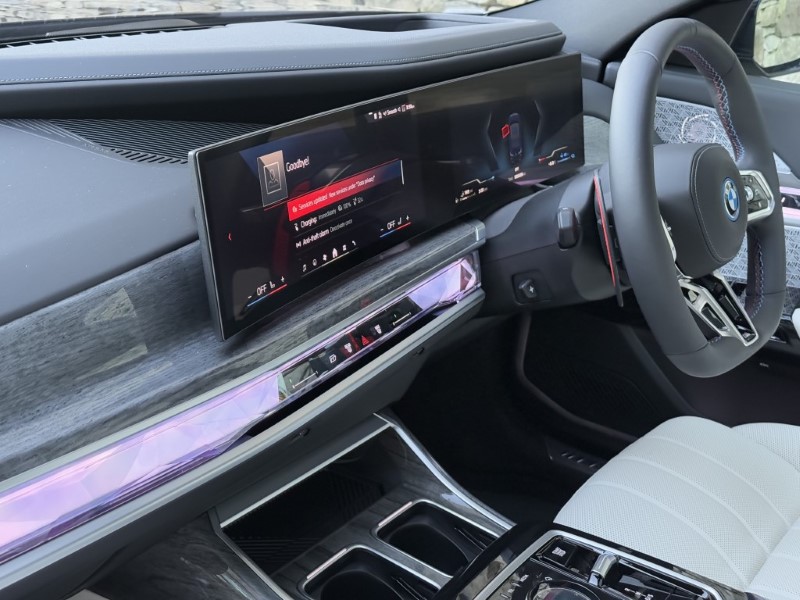 2025 (74) BMW 7 SERIES M760e xDrive 4dr  3813403