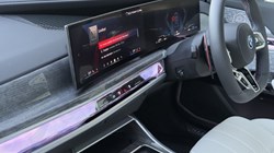 2025 (74) BMW 7 SERIES M760e xDrive 4dr 3813403