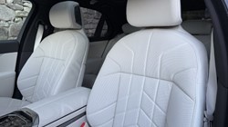 2025 (74) BMW 7 SERIES M760e xDrive 4dr 3813405