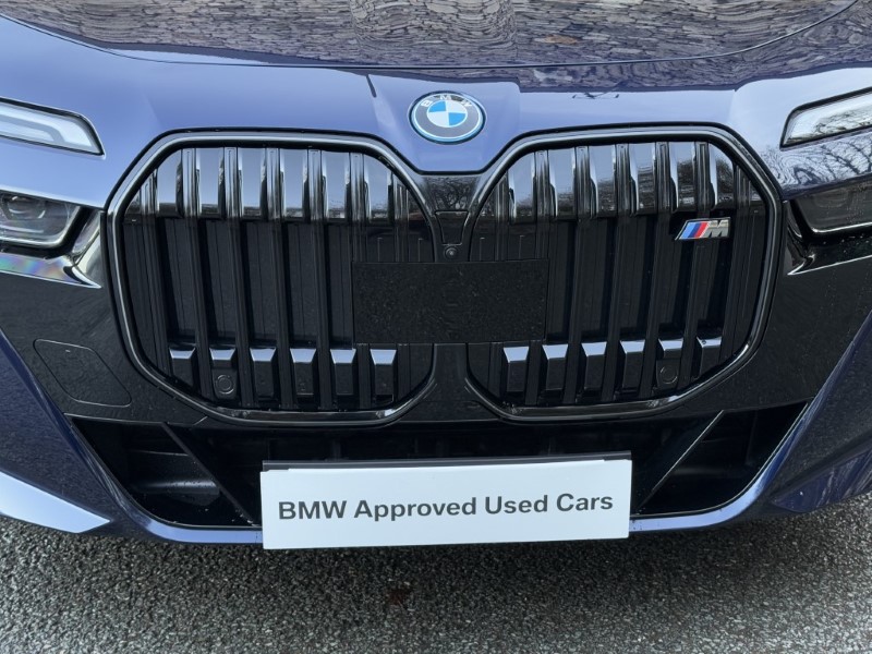 2025 (74) BMW 7 SERIES M760e xDrive 4dr  3813435