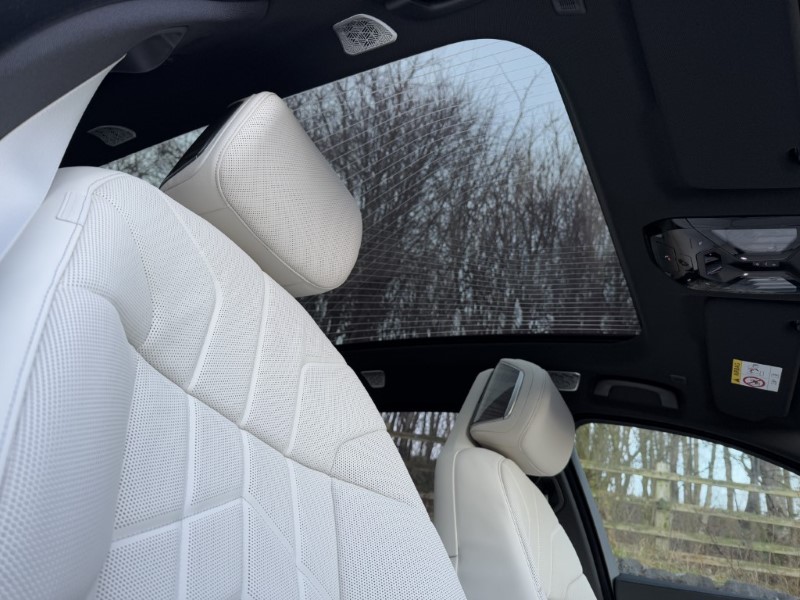 2025 (74) BMW 7 SERIES M760e xDrive 4dr  3813450