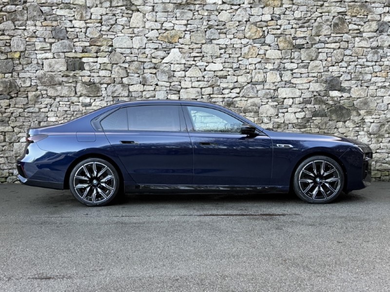 2025 (74) BMW 7 SERIES M760e xDrive 4dr  3813365