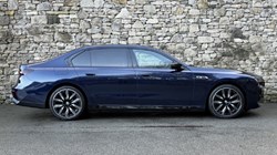 2025 (74) BMW 7 SERIES M760e xDrive 4dr 3813365