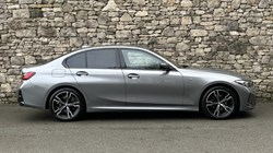 2024 (74) BMW 3 SERIES 320i M Sport 4dr Saloon 4901776