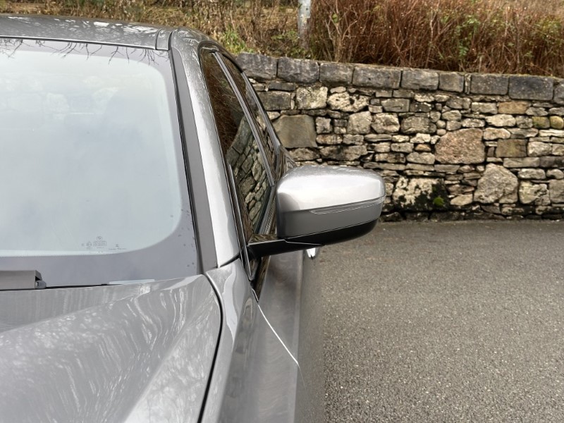 2024 (74) BMW 3 SERIES 320i M Sport 4dr Saloon 4901827