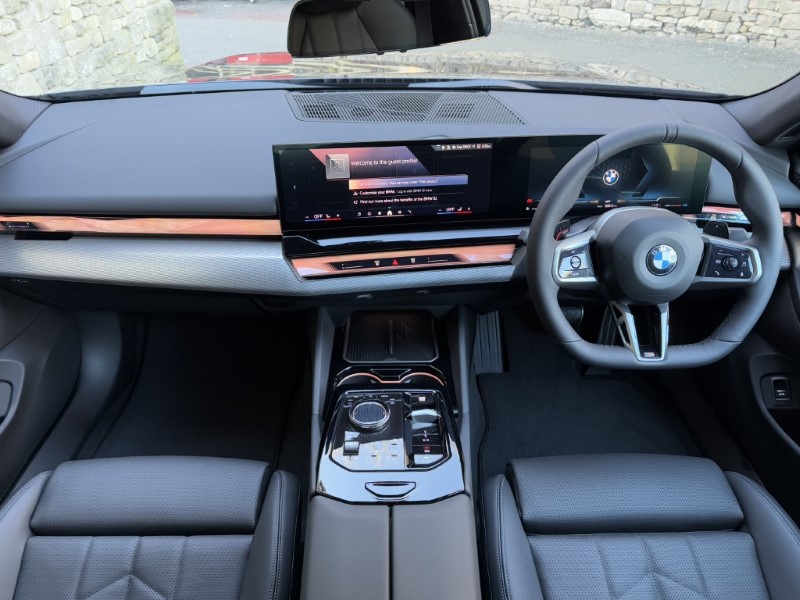 2025 (74) BMW 5 SERIES 520i M Sport 4dr Saloon 3831819