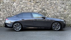 2025 (74) BMW 5 SERIES 520i M Sport 4dr Saloon 3831876