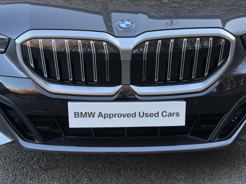 2025 (74) BMW 5 SERIES 520i M Sport 4dr Saloon 3831860