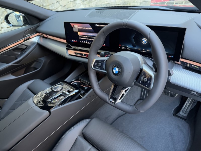 2025 (74) BMW 5 SERIES 520i M Sport 4dr Saloon 3831812