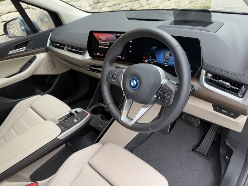 2025 (74) BMW 2 SERIES 230e xDrive Luxury 5dr DCT 3896072
