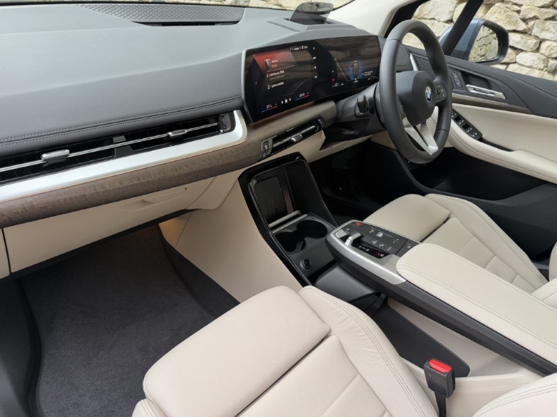 2025 (74) BMW 2 SERIES 230e xDrive Luxury 5dr DCT 3896094