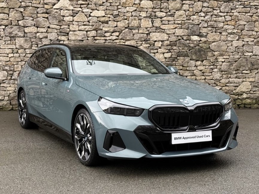 2025 (74) BMW 5 SERIES 530e M Sport Pro Touring