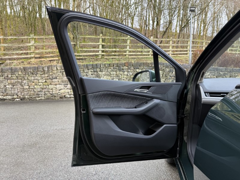 2025 (25) BMW 2 SERIES 220i MHT Sport 5dr Active Tourer 4008056