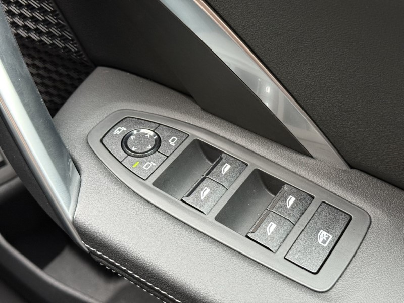 2025 (25) BMW iX1 230kW xDrive30 M Sport 65kWh  4028997