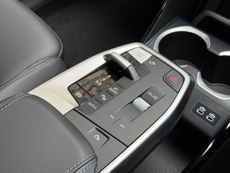 2025 (25) BMW iX1 230kW xDrive30 M Sport 65kWh  4028992