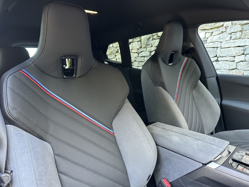 2025 (25) BMW iX xDrive45 M Sport 5dr 4178695