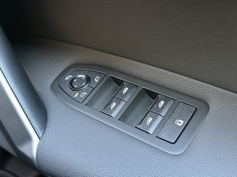 2025 (25) BMW iX xDrive45 M Sport 5dr 4156860