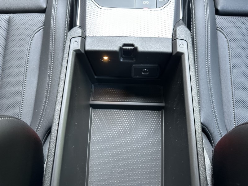 2025 (25) BMW 3 SERIES 330e M Sport Saloon  4305650