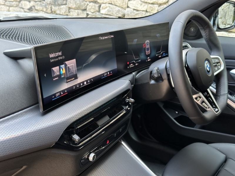 2025 (25) BMW 3 SERIES 330e M Sport Saloon  4305671