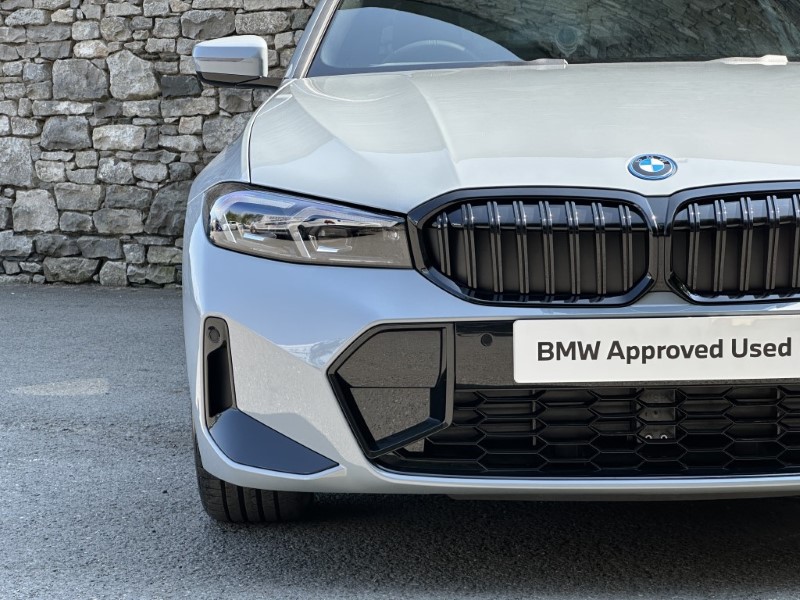 2025 (25) BMW 3 SERIES 330e M Sport Saloon  4305698