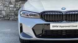 2025 (25) BMW 3 SERIES 330e M Sport Saloon 4305698