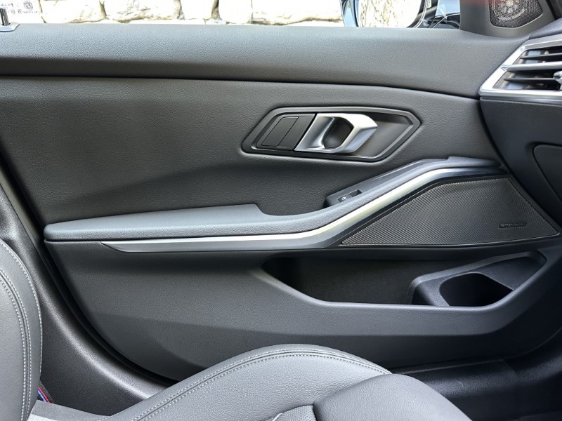 2025 (25) BMW 3 SERIES 330e M Sport Saloon  4305656