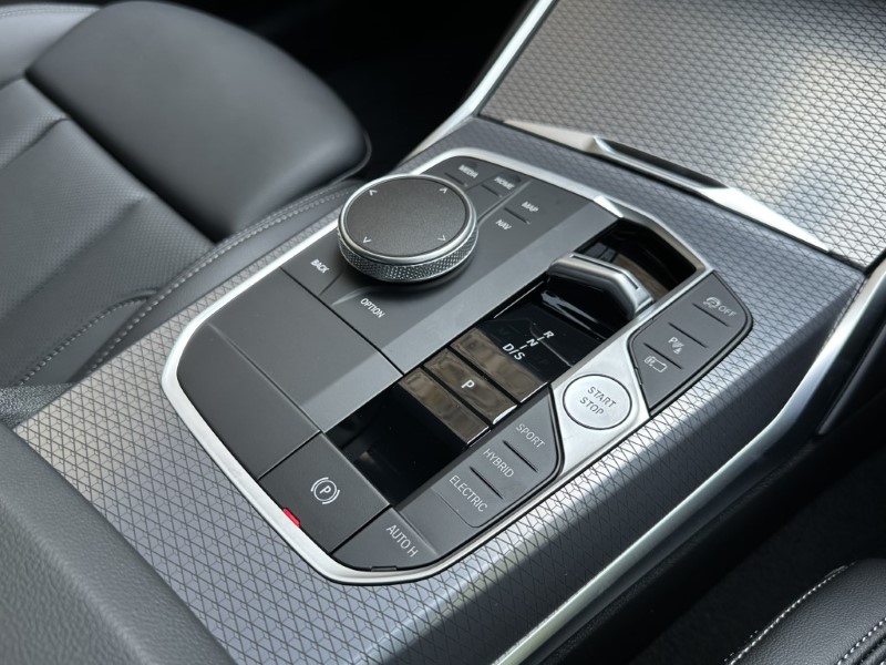 2025 (25) BMW 3 SERIES 330e M Sport Saloon  4305653