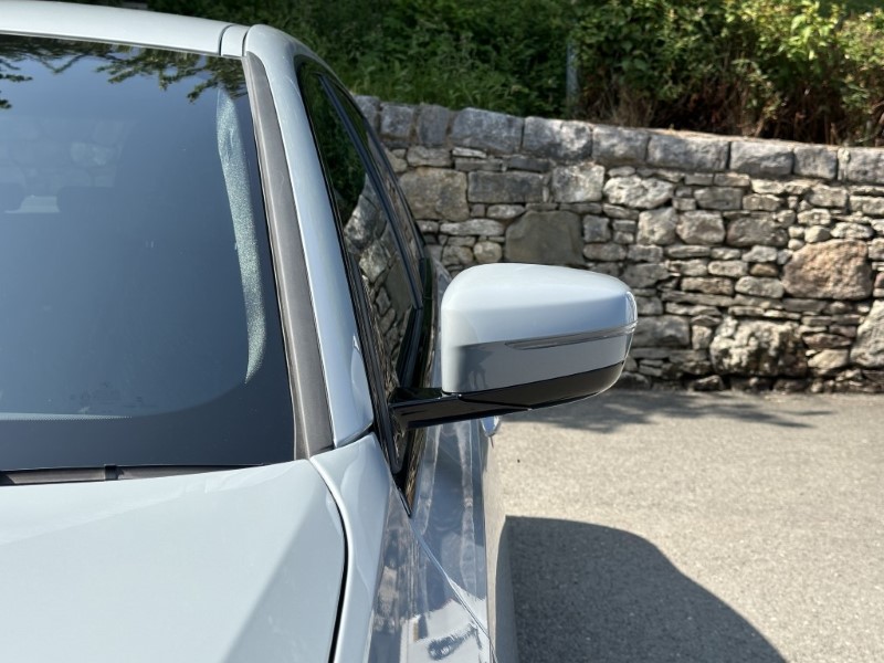 2025 (25) BMW 3 SERIES 330e M Sport Saloon  4305687