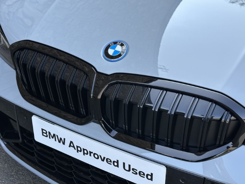 2025 (25) BMW 3 SERIES 330e M Sport Saloon  4305667