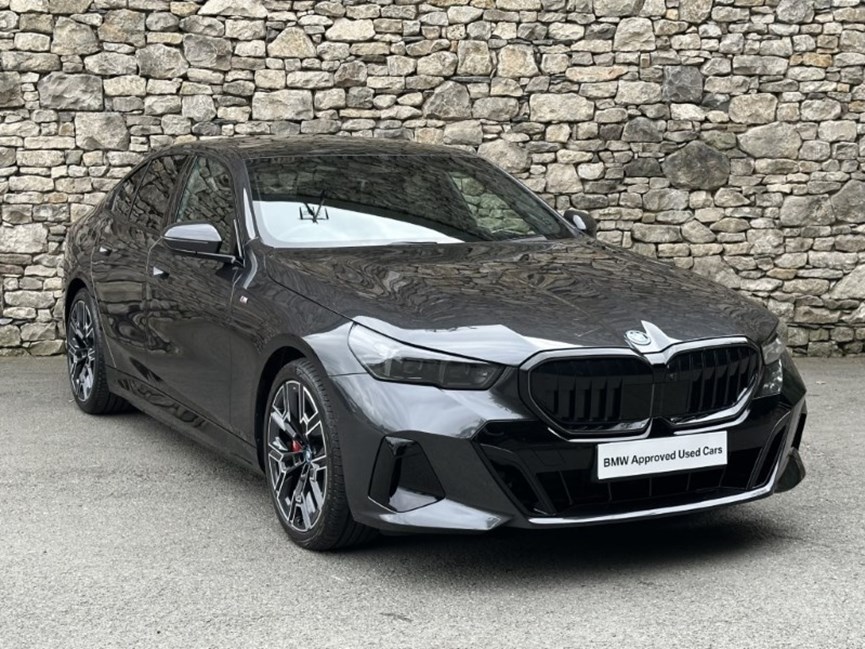 2025 (74) BMW 5 SERIES 550e xDrive M Sport Pro Saloon