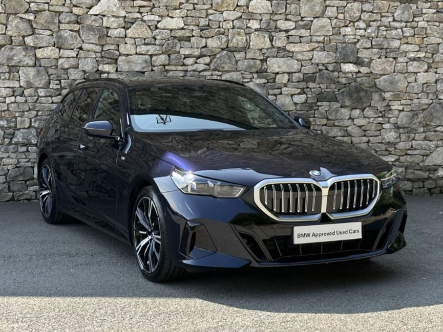 2025 (74) BMW 5 SERIES 520i M Sport 5dr Auto