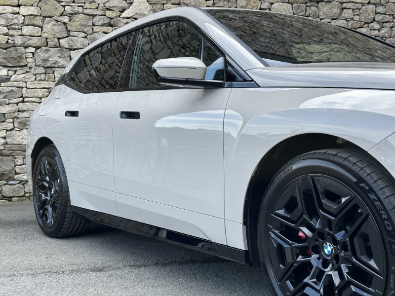 2025 (25) BMW iX 300kW xDrive45 M Sport 101kWh 5dr Auto 4483392