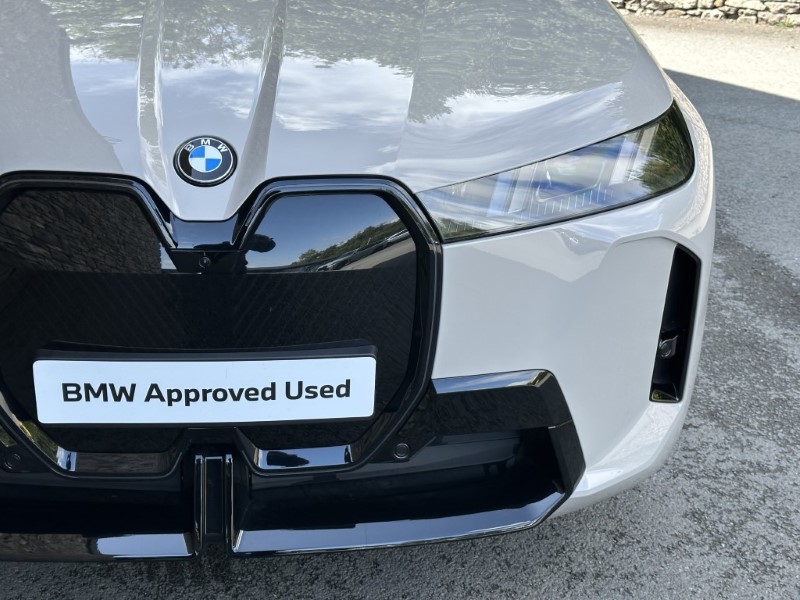 2025 (25) BMW iX 300kW xDrive45 M Sport 101kWh 5dr Auto 4483353