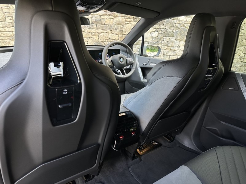 2025 (25) BMW iX 300kW xDrive45 M Sport 101kWh 5dr Auto 4483371